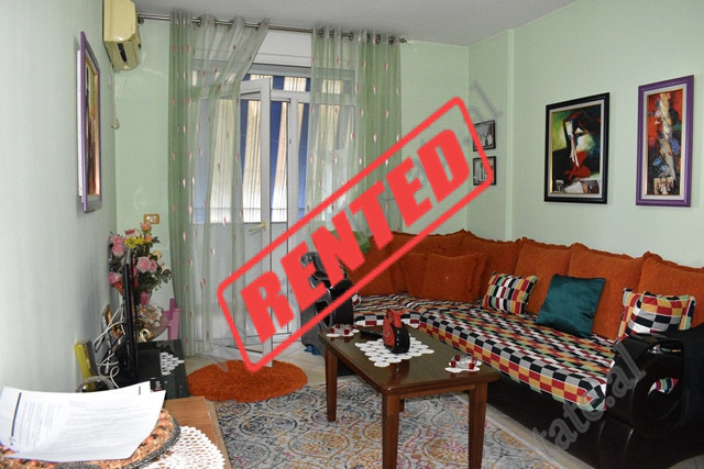 Apartament 1+1 me qira ne rrugen Nikolla Jorga ne Tirane.

Ndodhet ne katin e 4-te te nje pallati 